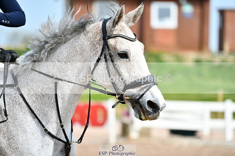 240511A-160911-14295 - Cls 25 British Novice and 90cm Open