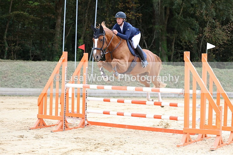 3E7A3092 - Class 8: Senior Newcomers/1.10m open
