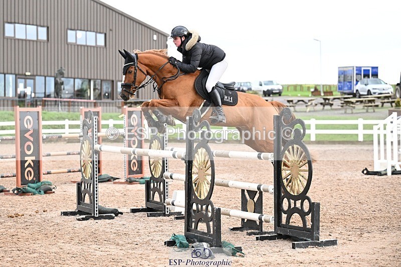 251206-134013-01155 - Cls 13 Snr Foxhunter and 1.20m