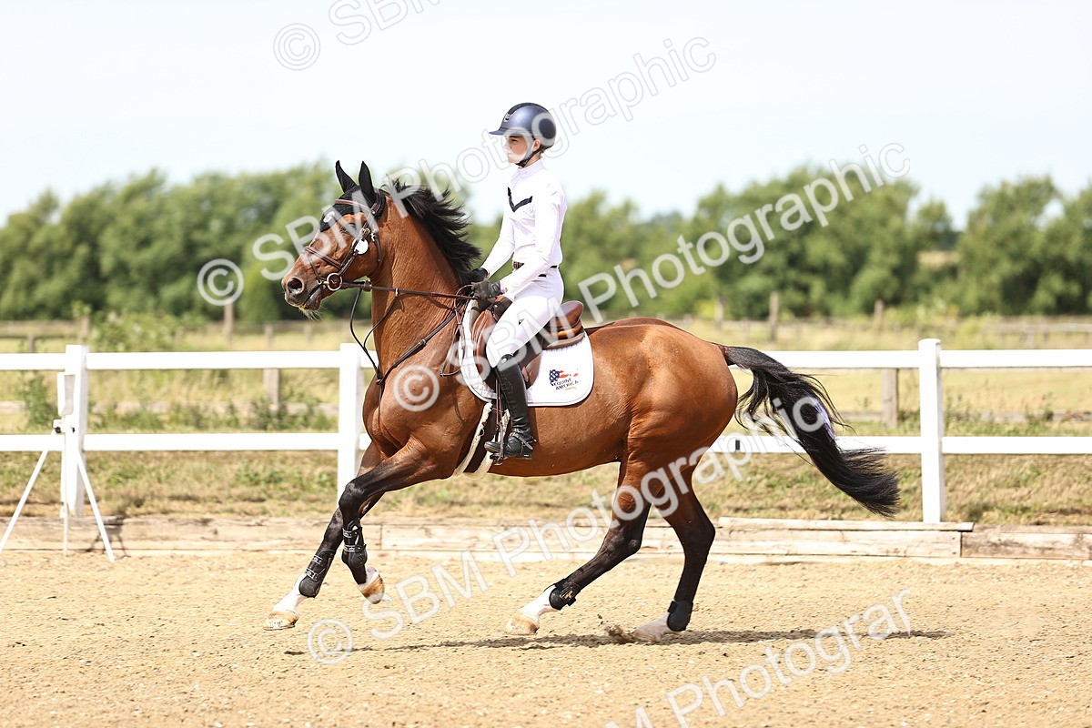 SBM_000435 - Class 15 - Redpost Equestian Senior Foxhunter - 1.20m