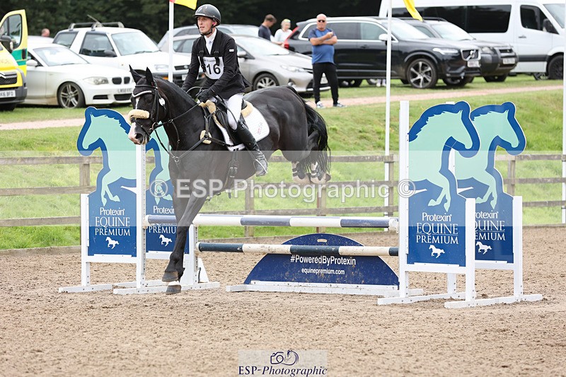 240804-142205-15831 - 616-Max_Forster-HEVANS_ROYAL_REVOLUTION