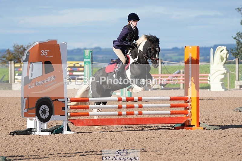 250921-093556-02001 - Cls 2 Pony Intro 70cm