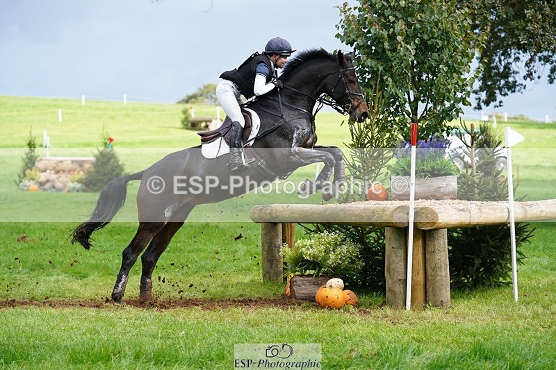 231020-135318-09412 - 108-BELGRAVE.IRENA-Lizzie.Scholefield-XC