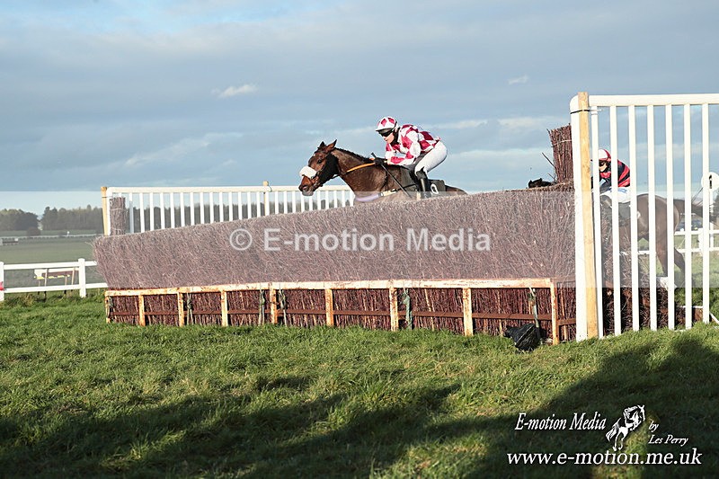 PtP 301125  0747 - Hursley Hambledon Point-to-Point Larkhill Racecourse 30/12/2025