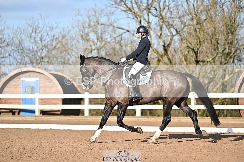 241214-110932-01309 - 144-Natasha.Rumble-Week.Orchard.Leo