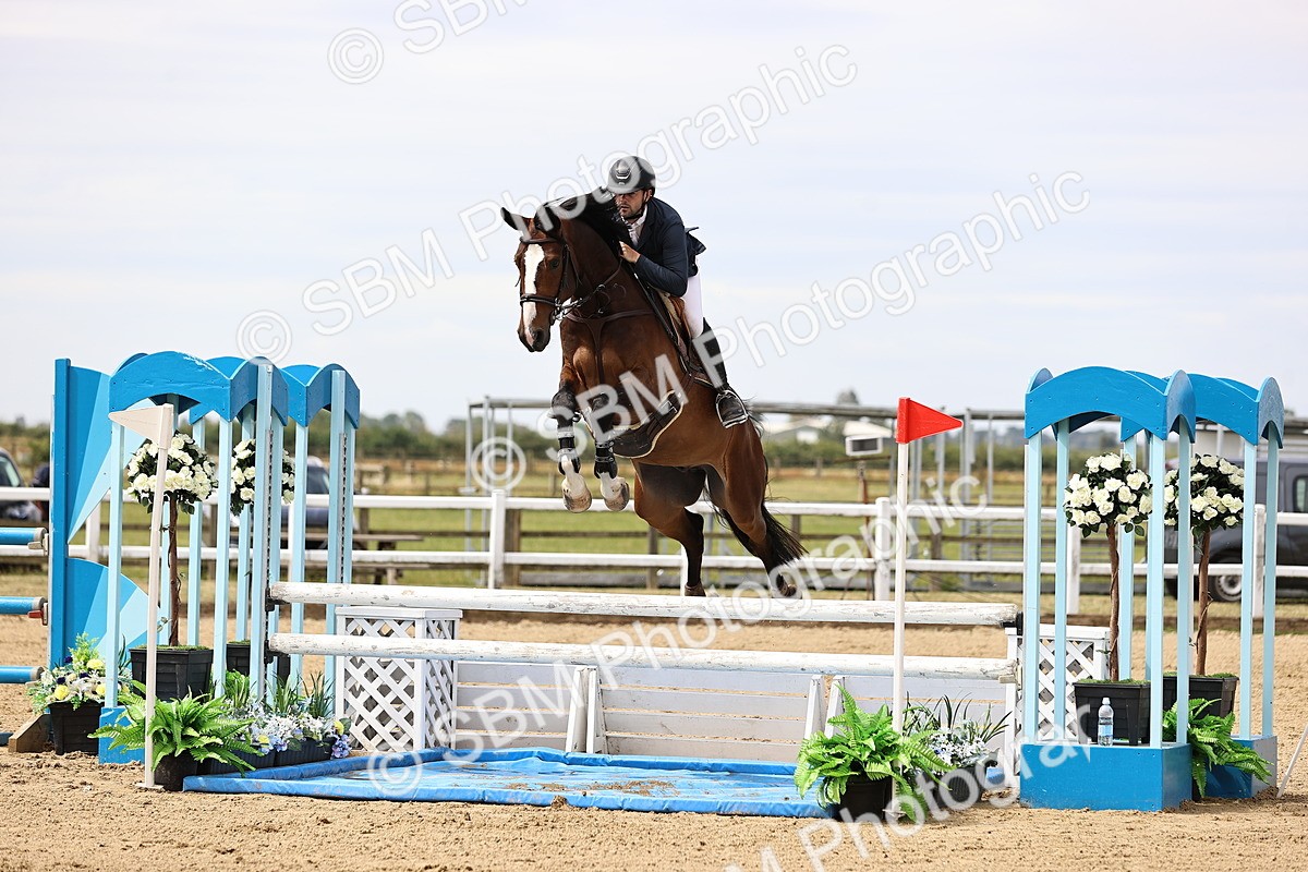 SBM_009696 - Class 8 - Senior Newcomers - 1.10  Open