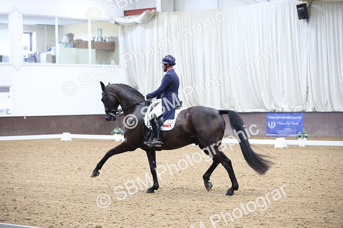 SBM_004308 - Class 9 - FEI Inter 1 Gold - 15.55-16.43