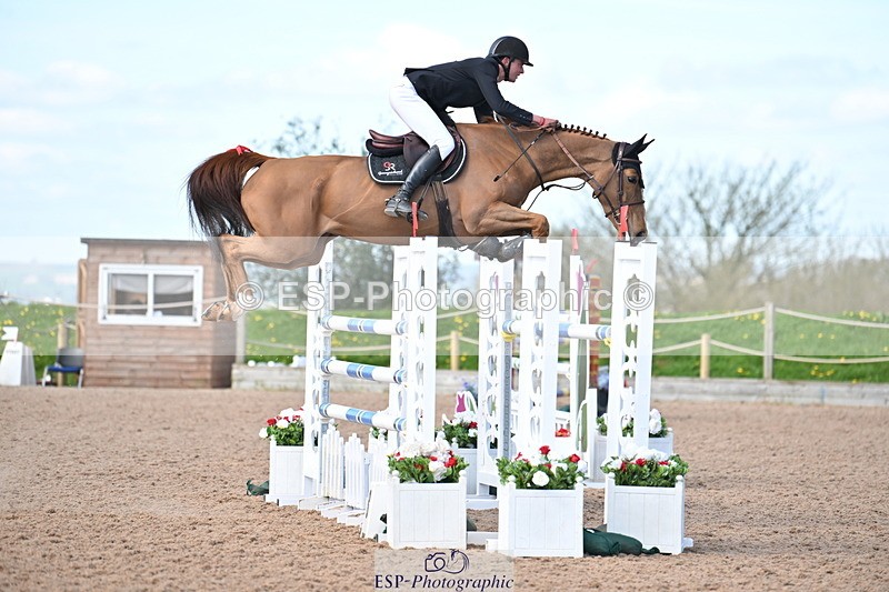 240418A-111103-02476 - Cls 5, 2 Star Medium Tour 1.35m