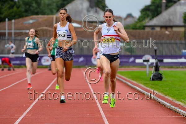 Nat26SUN-920233 - Track Female