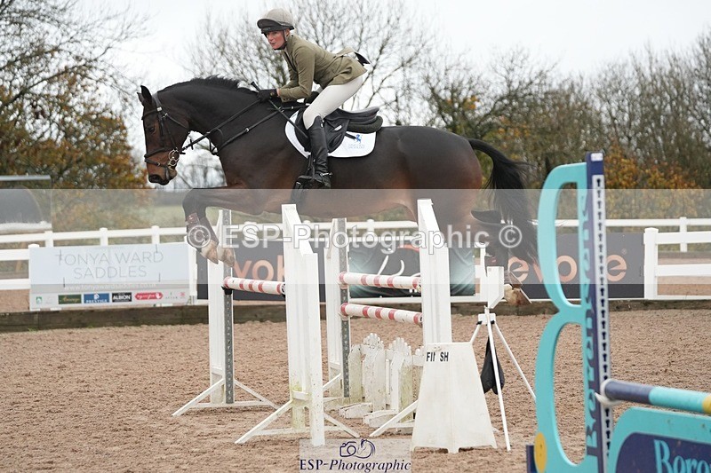 251107-131530-00899 - Cls 5 Newcomers and 1.10m Open