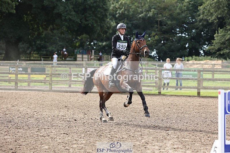 240804-100851-10909 - 359-Max_Forster-HOLD_ON_MY_HEART