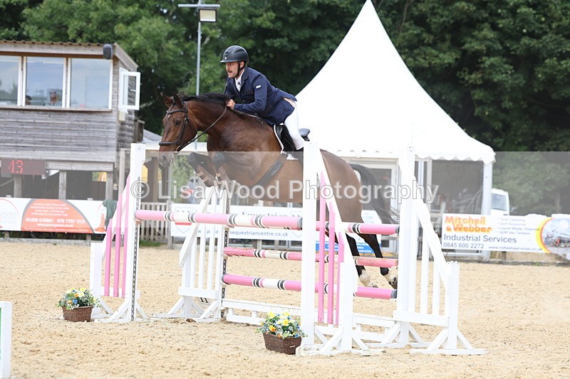 3E7A6368 - Class 8: Senior Newcomers/1.10m open