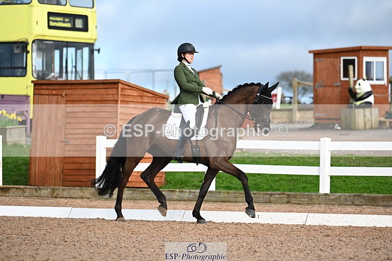 240218A-144223-08906 - 145-Lucy.Amy-Millenium.Falcon