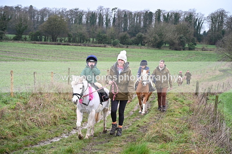 WJ7_9520 - Walk out..