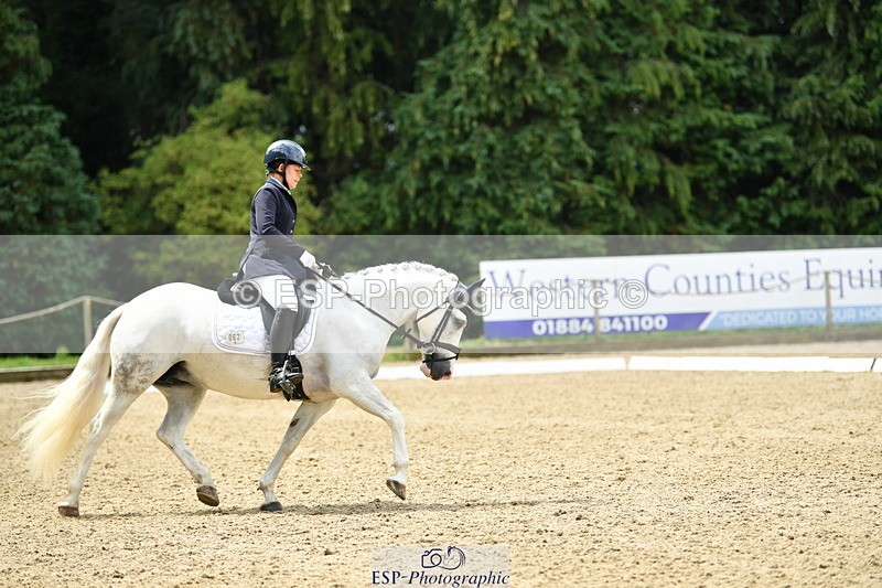 250718A-120843-01350 - 062-Emma.Lomas-Hillgarth.Bombay.Saphire