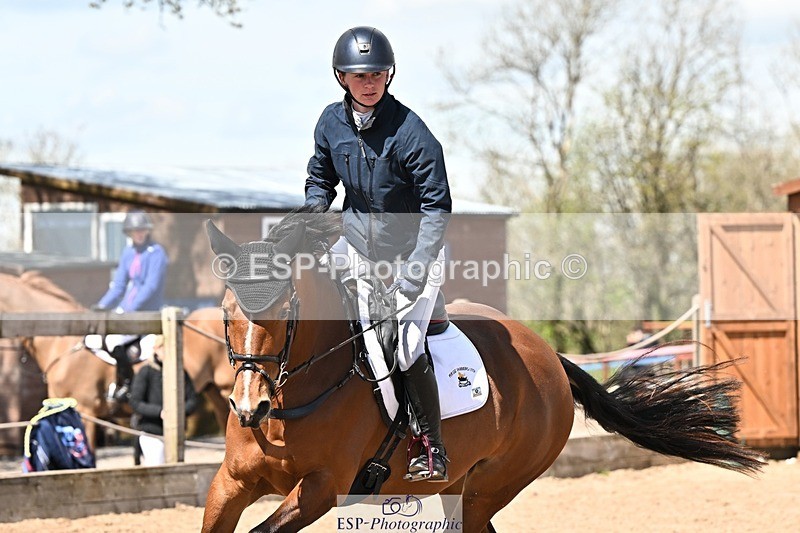 250416-131410-00975 - Cls 4 Newcomers and 1.10m