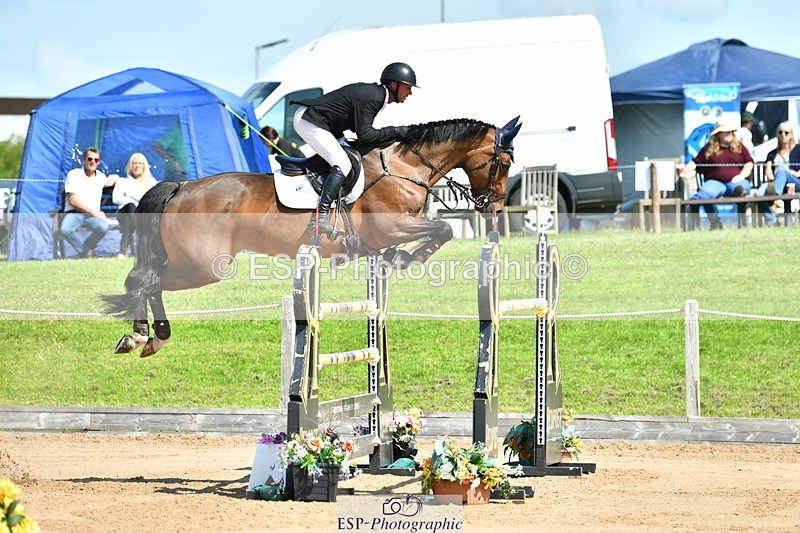 230720A-105548-02016 - Cls 5, 2 Star Medium 1.35m