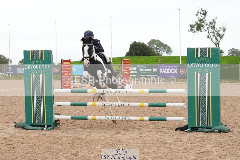 250920-161059-01571 - Cls 22 Pony Intro 90cm Derby