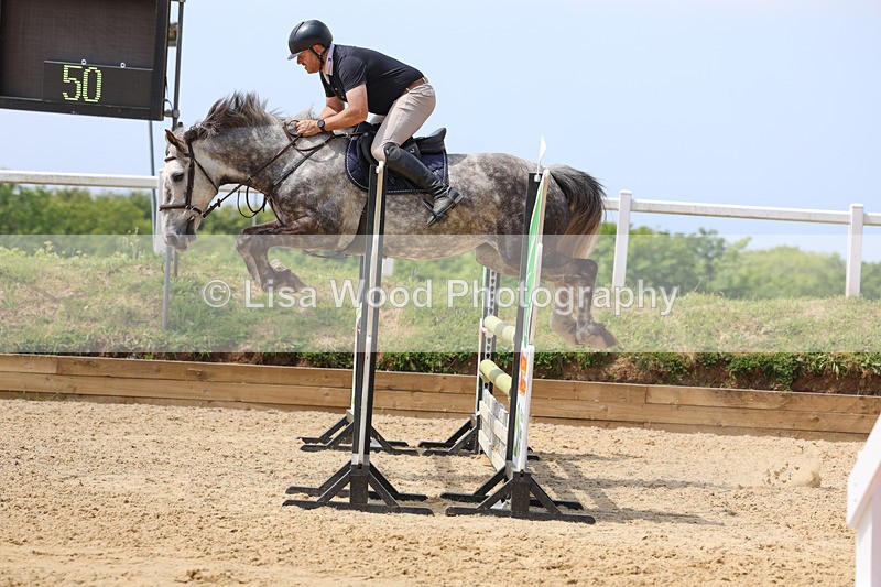 3E7A0458 - Class 10: Senior 95cm open