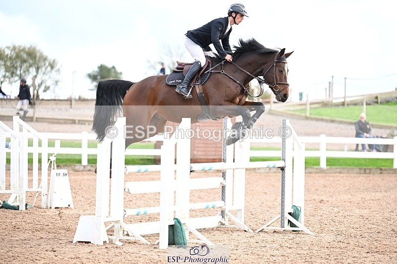 251022-132351-00532 - Cls 4 Snr Newcomers 1.10m