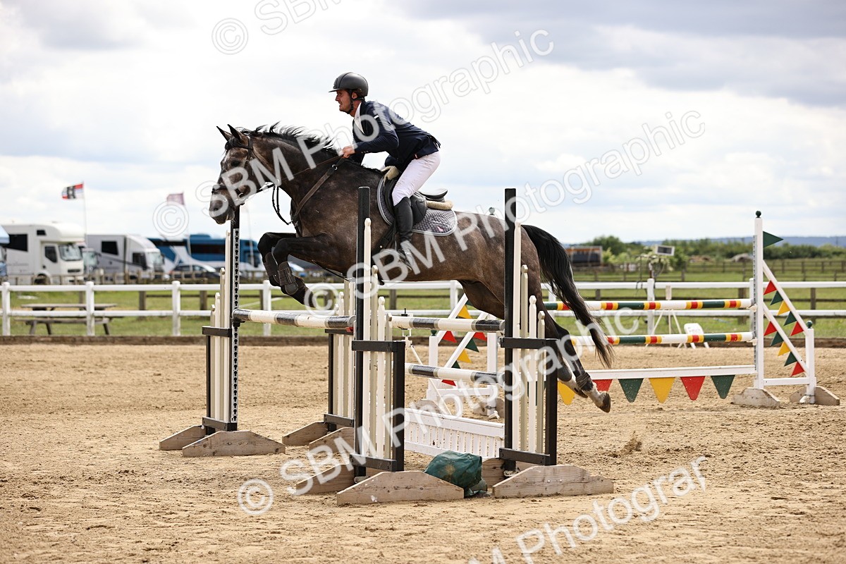 SBM_003197 - Class 11 - Senior Newcomers - 1.10m