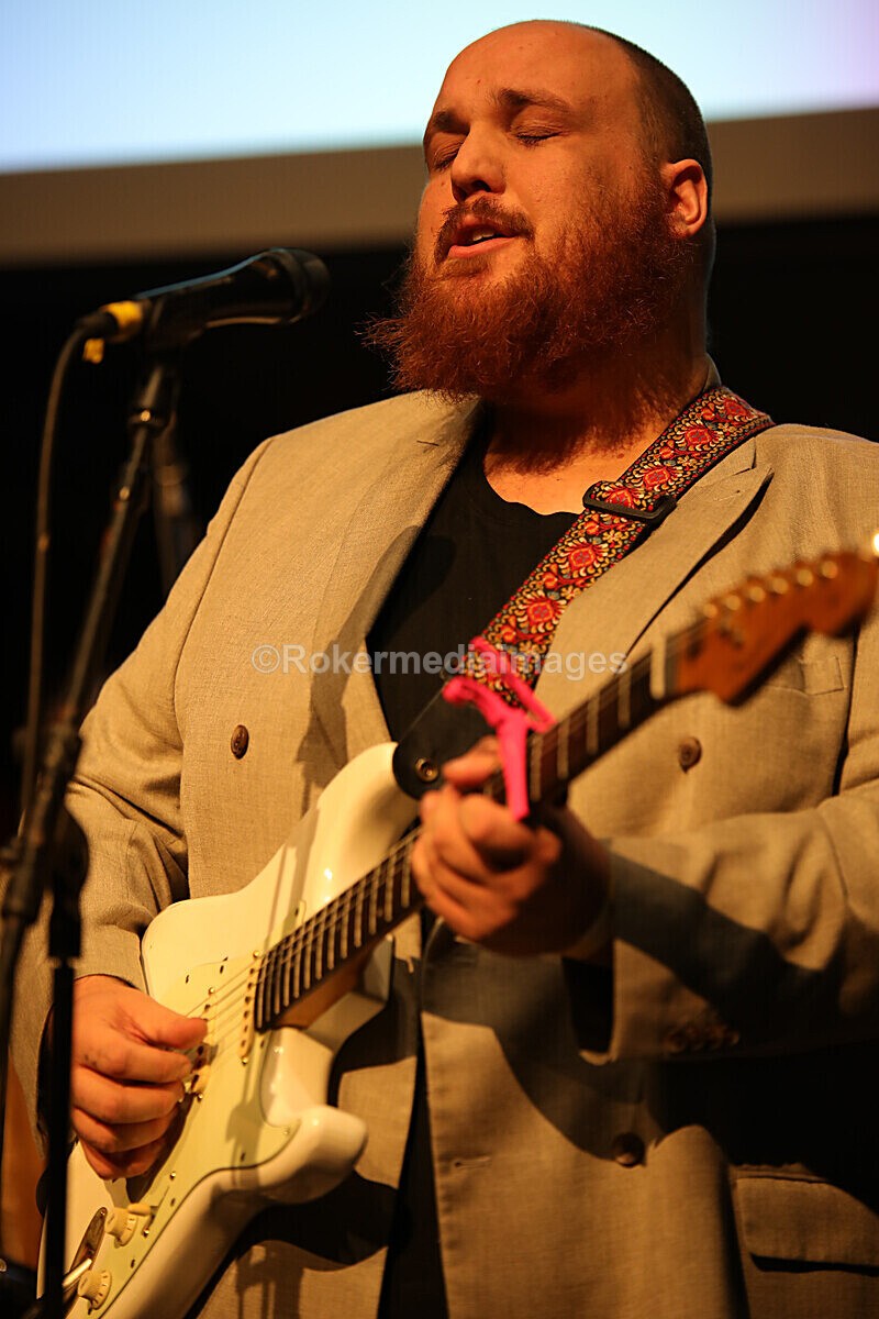 FOLK N BLUES-482 - FOLK and BLUES SEPT 2022