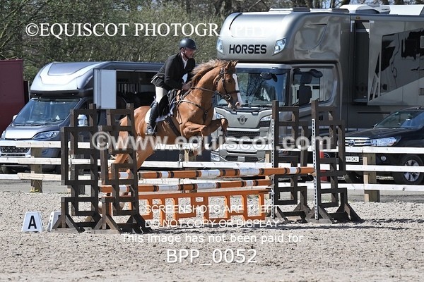 BPP_0052 - CLASS 19 SUN Senior British Novice/ 90cm Open