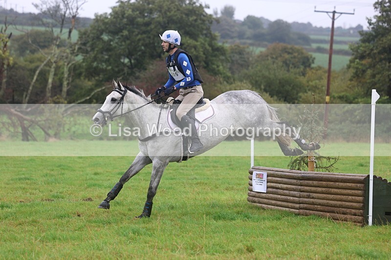 3E7A1378 - Class 2: 70cm: Half Roll Top