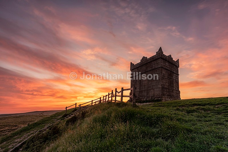 Rivington Pike Sunrise - Rivington And Surrounding Areas