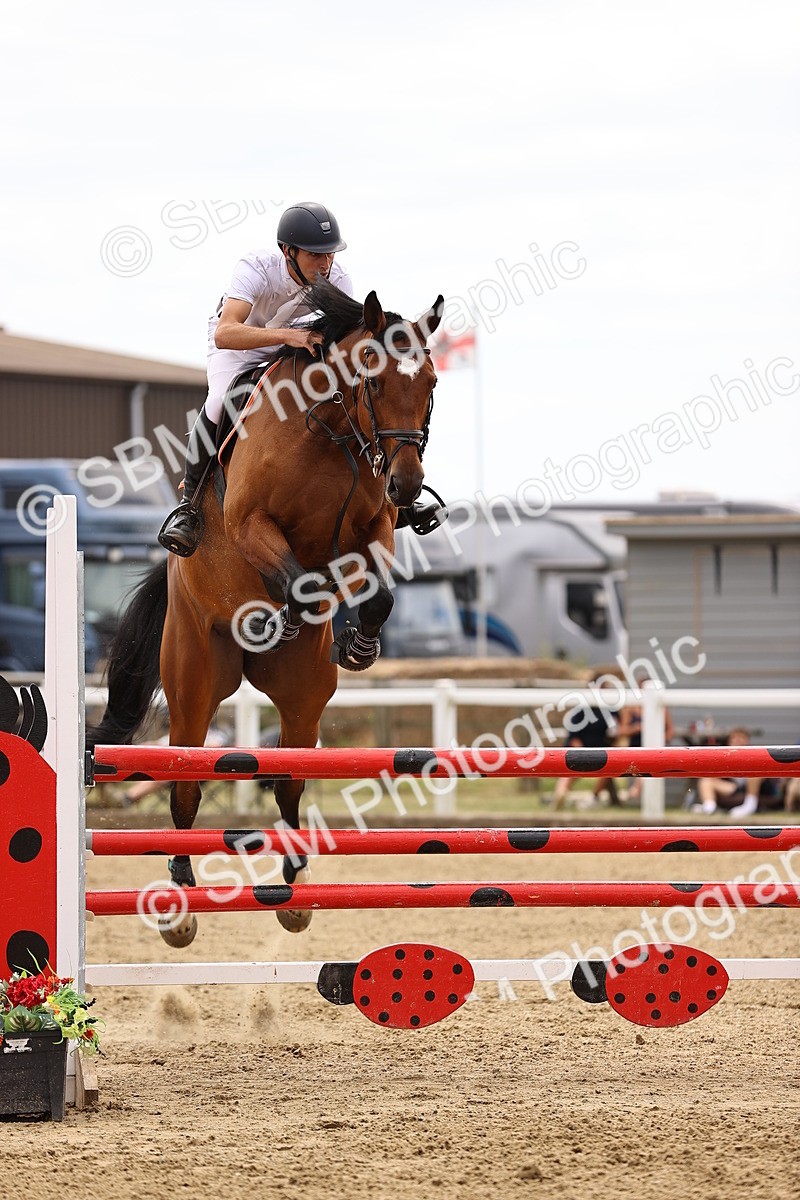 SBM_010485 - Class 9 - Senior Foxhunter - 1.20m Open
