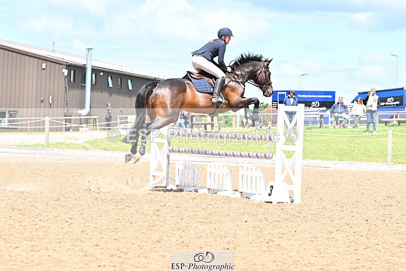 240608A-124458-02373 - Cls 4 Snr Newcomers and 1.10m Open