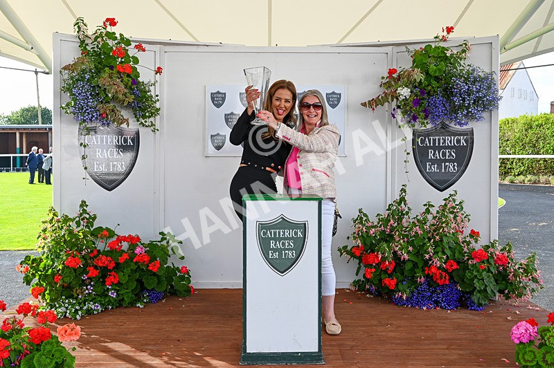 280824-Race 6-Night On Earth-2425 - Race 6