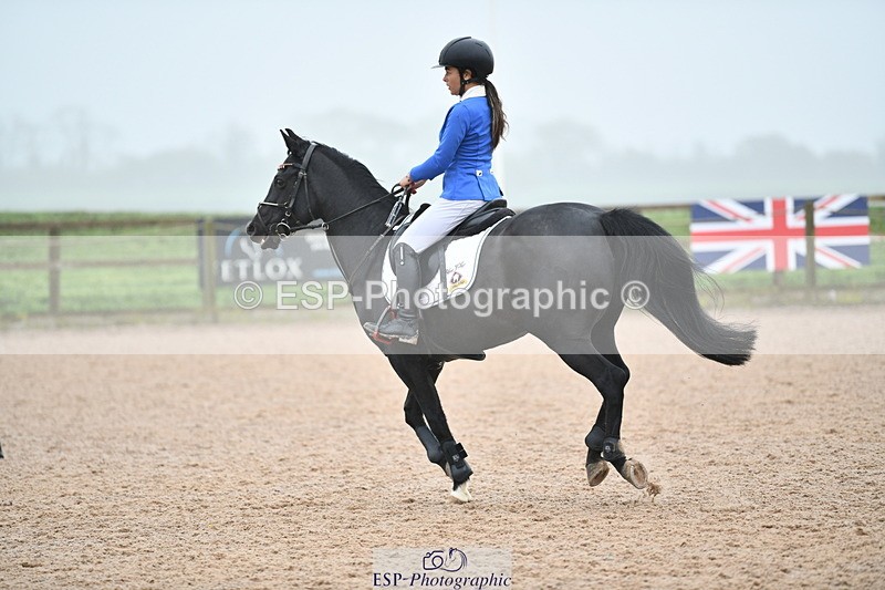 241102A-113644-04345 - SAT Cls 9 British Novice and 90cm Open