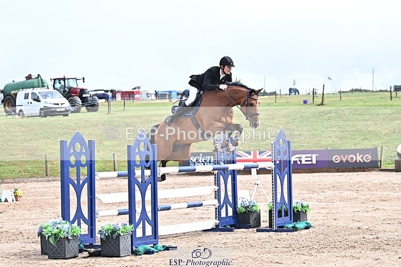 250731-103235-00388 - Cls 02 Snr Fox 1st Rnd