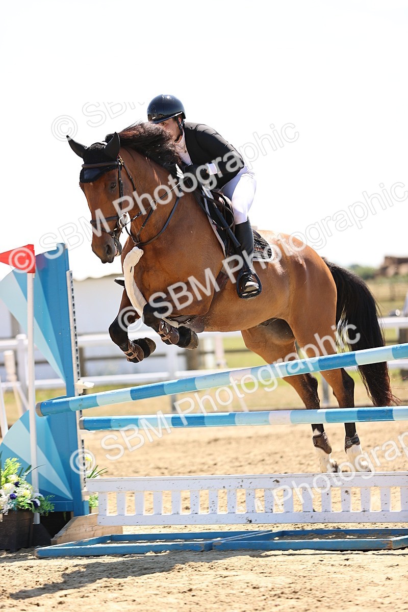 SBM_015012 - Class 15 - Senior Newcomers - 1.10m Open