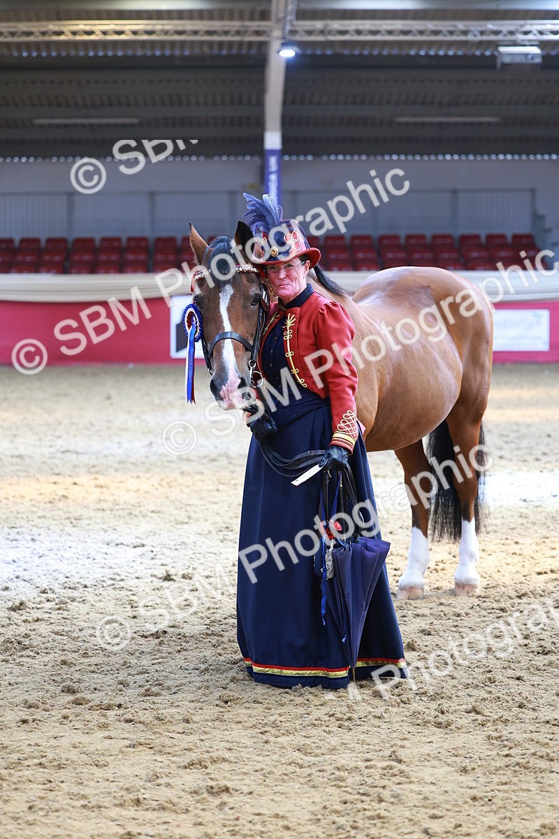SBM_13689 - Class 104 - IH  Costume