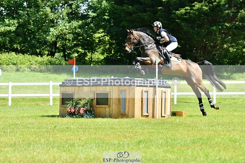 230528-112416-16845 - 407-KING_OF_THE_SWINGERS-Louise_Bradley-XC
