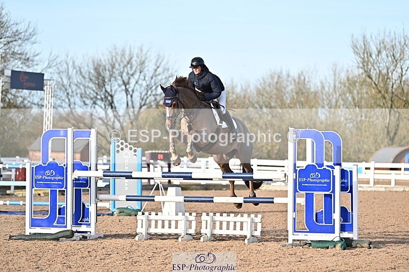 241113A-141357-00824 - Cls 05A&B Snr Fox & 1.20m Open