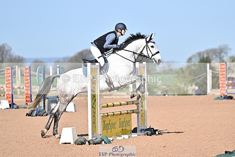 260408-104016-00206 - Cls 2 British Novice and 90cm