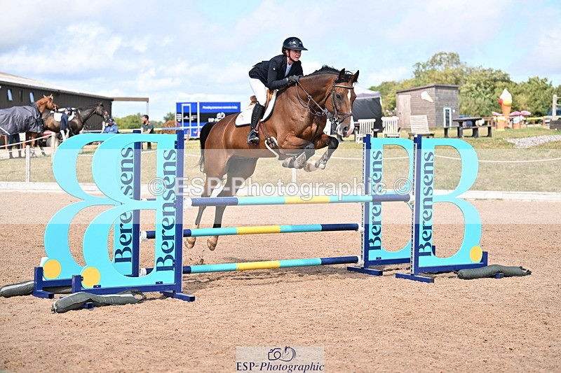 250827B-133247-00589 - Cls 4 Snr Newcomers 1.10m