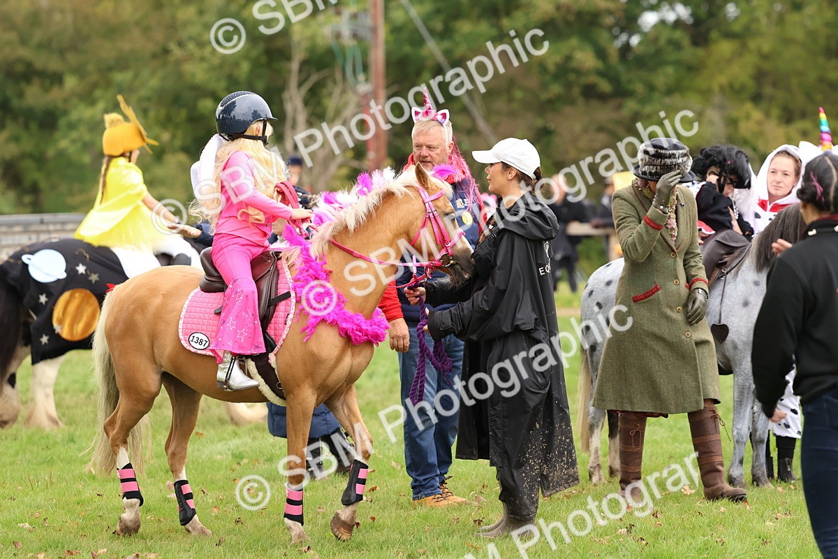 SBM_61693 - S37a - Fancy Dress Showing