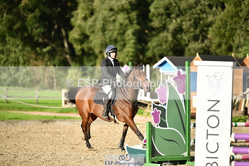 251004A-165222-02257 - Classes 10 & 11 80cm