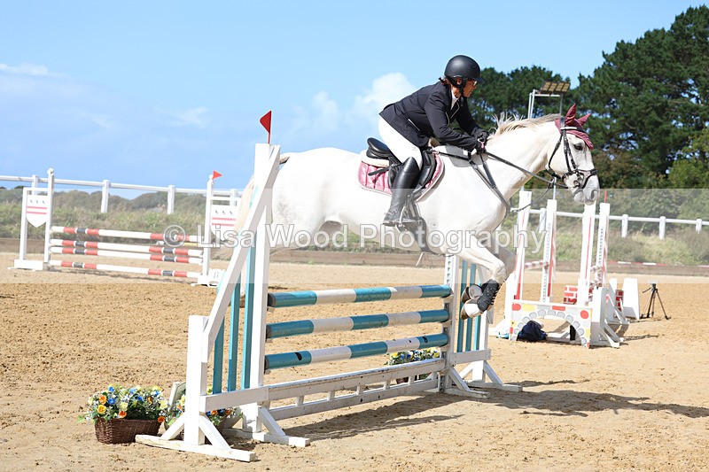 3E7A9407 - Class 9: Senior British Novice/90cm open