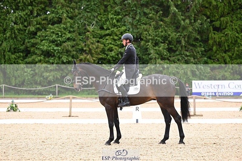 240524-093518-07900 - 507-DASSETT_ROCK_STAR-Tom_D_Crisp