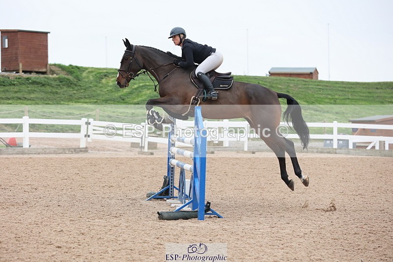 241101A-114813-01500 - FRI Cls 5 Newcomers and 1.10m Open