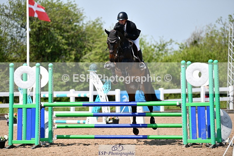 240512A-130426-18566 - Cls 41 Discovery and 1m Open