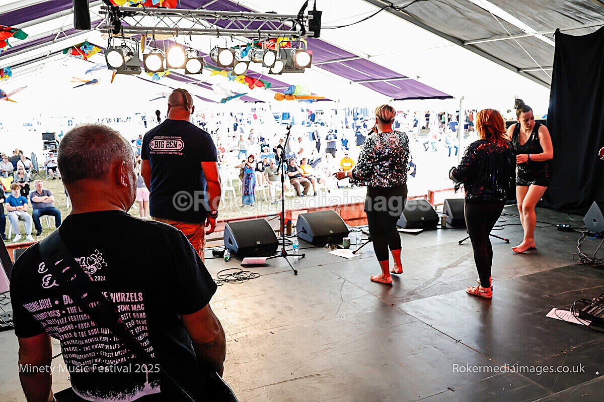 _MGL7285 - MINETY 2025