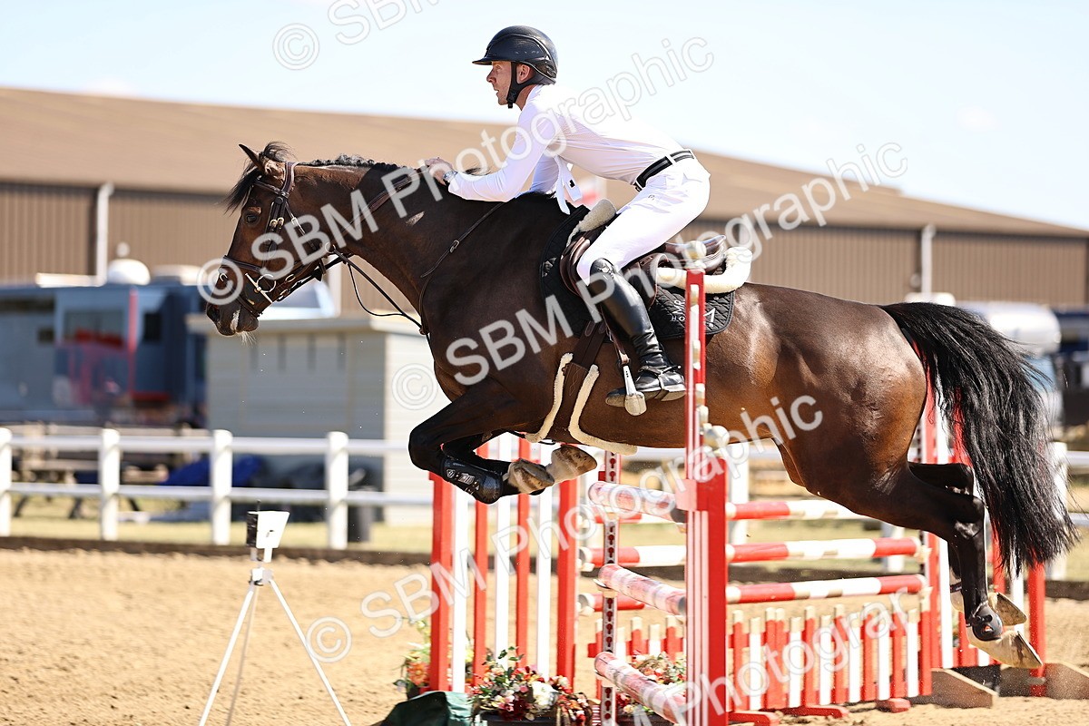 SBM_015363 - Class 16 - Senior foxhunter - 1.20m Open