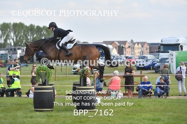 BPP_7162 - CLASS 3 Andrew Hamilton Coach, RHS Foxhunter Championship Qualifier