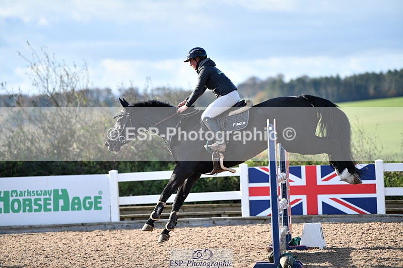 231110A-140827-00753 - Cls 5 Newcomers & 1.10m Open